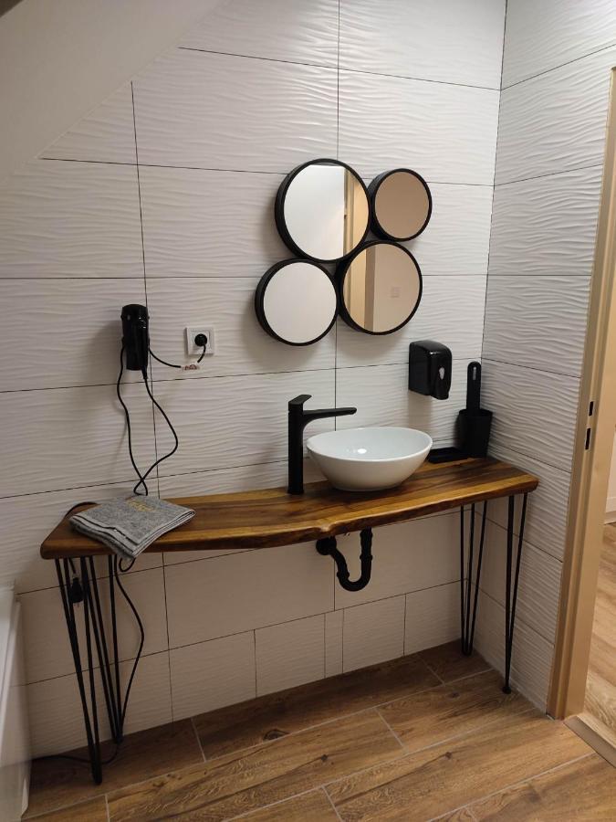 Apartman Tulipan Hnusta Exteriér fotografie