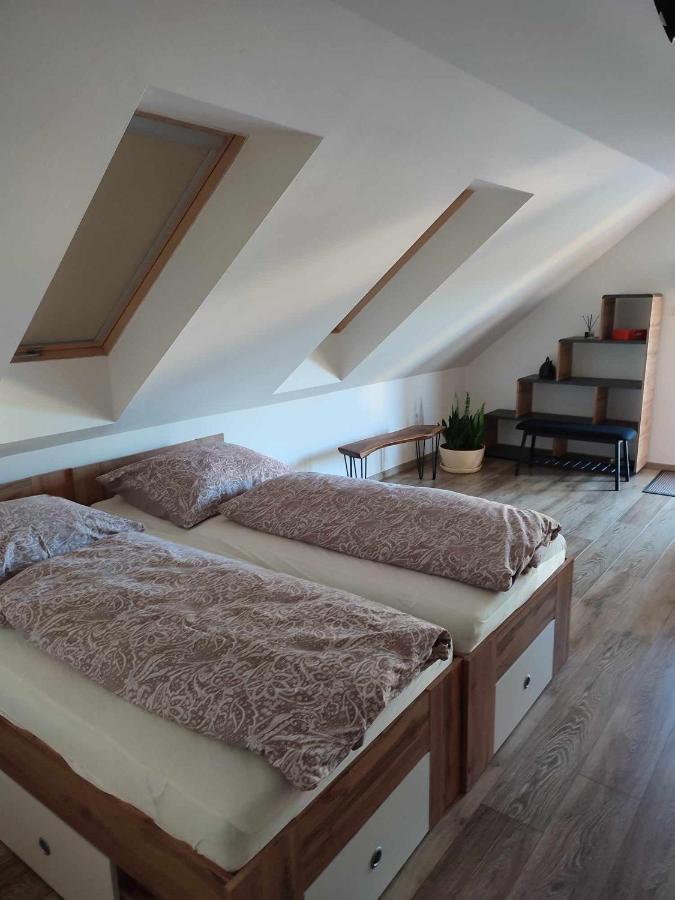 Apartman Tulipan Hnusta Exteriér fotografie
