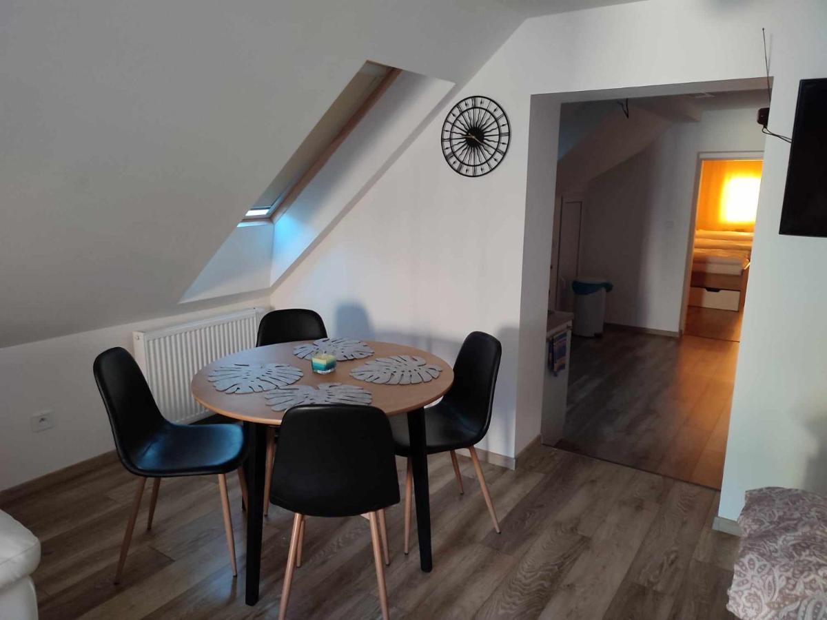 Apartman Tulipan Hnusta Exteriér fotografie