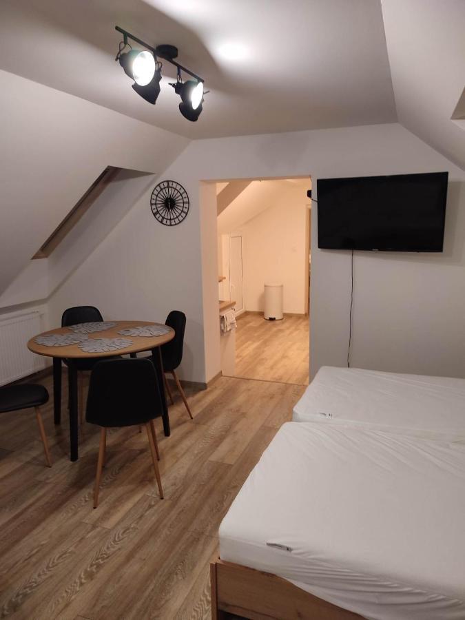 Apartman Tulipan Hnusta Exteriér fotografie
